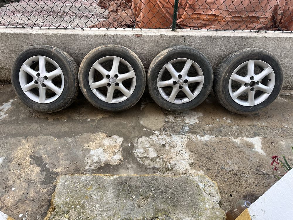 Jantes e grelha Toyota Corolla e12