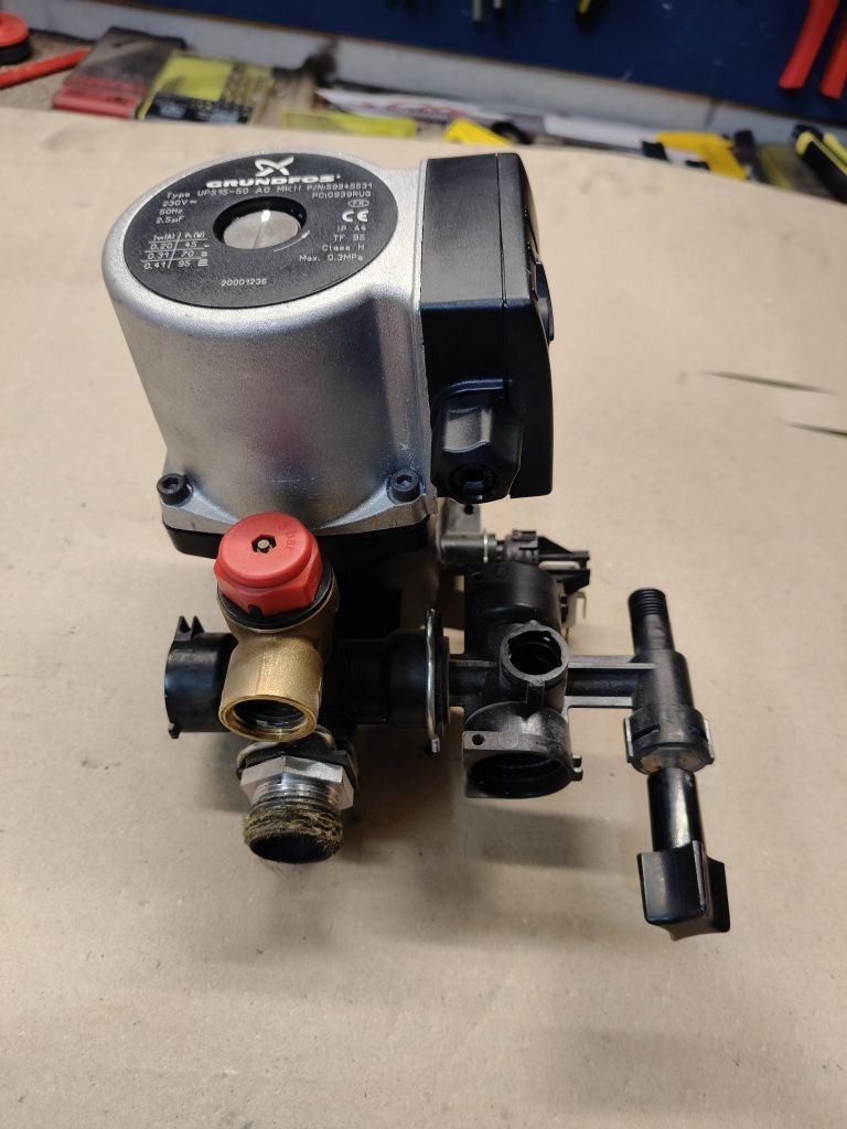 Pompa grundfos UPS 15-50
