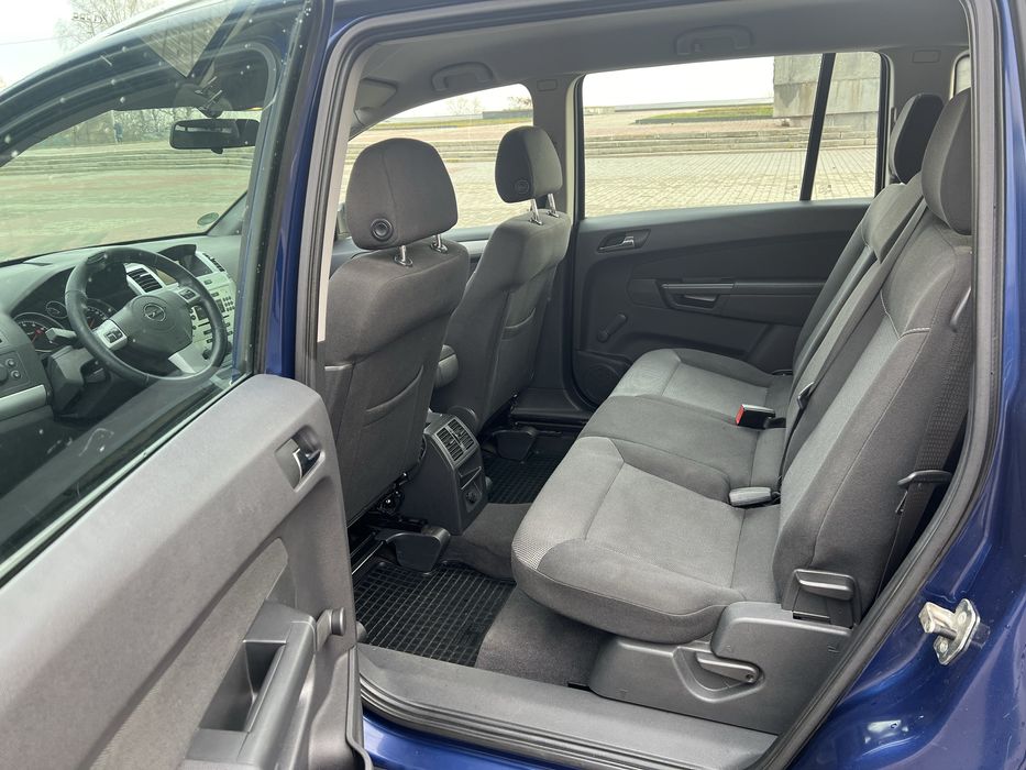 Аренда авто opel zafira b