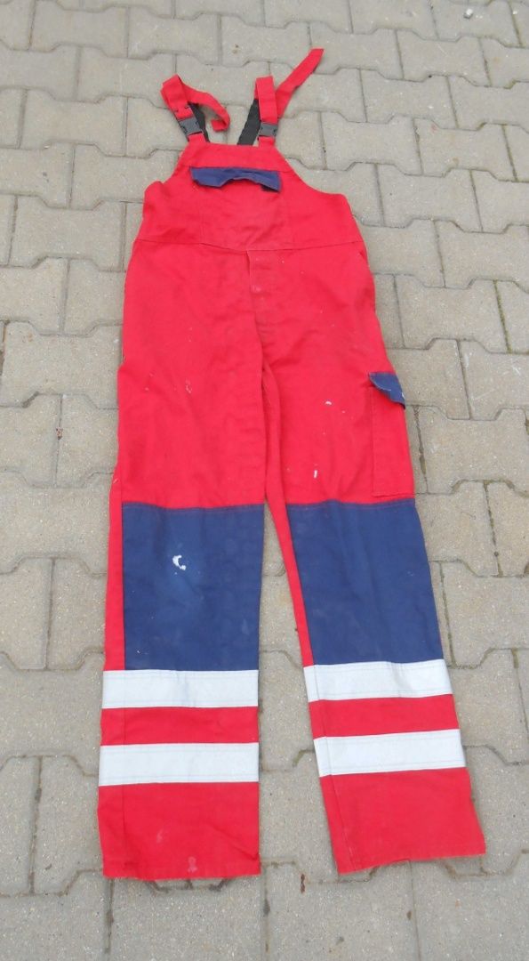 Czerwone spodnie z odblaskiem rozmiar 50
