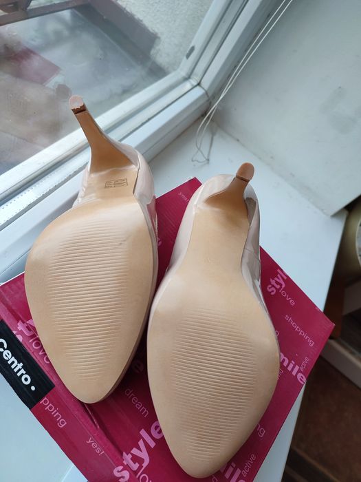 Туфли женские. Лаковые. Нюдовые