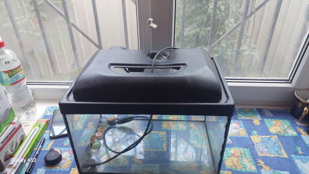 Аквариум б/у с крышкой и подсветкой