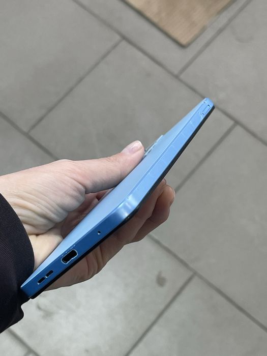 Мобільний телефон Xiaomi Redmi Note 12 4/128GB NFC швидка зарядка