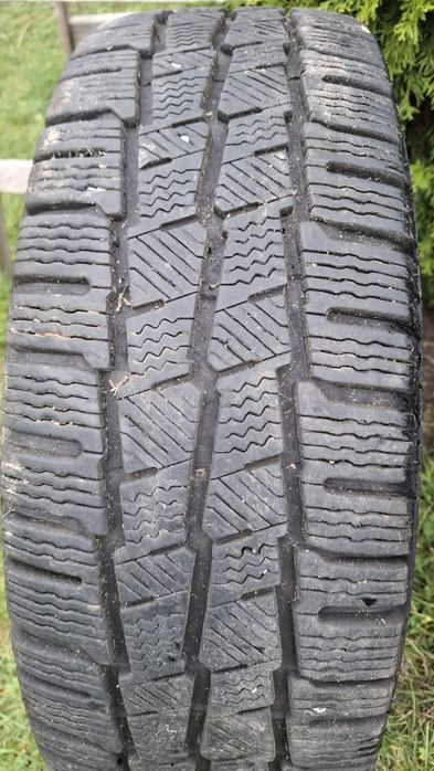215/65R16C Michelin Koło T5
