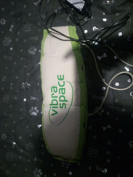 Pas masujący wibrujący