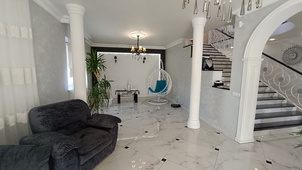 Оренда сучасного будинку 4 км від Кварцу