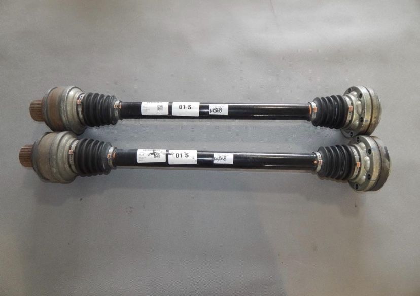 Audi Q7 4M піввісь полуось 4M0407271D 4M0407271AD 4M0501203