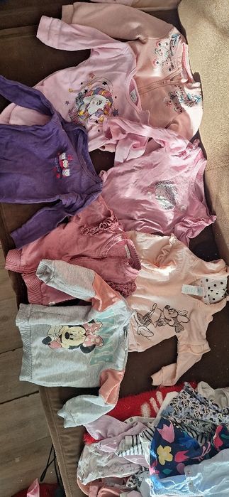 Cały karton ubranek