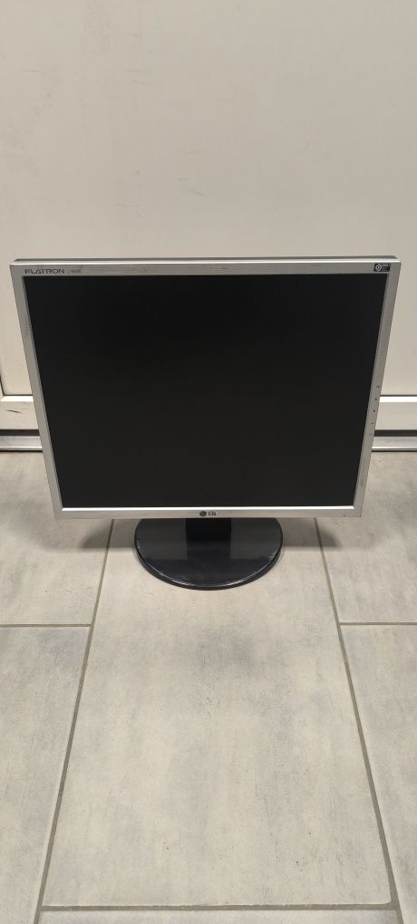 Монітори lg 19 aser 17