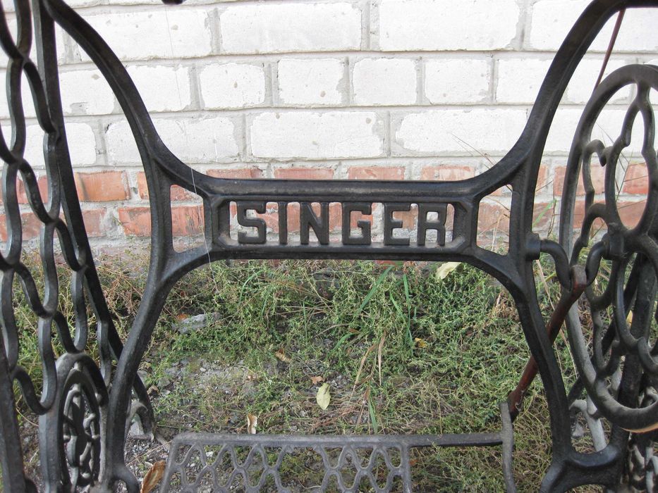 Чугунная станина швейной машины Singer Зингер