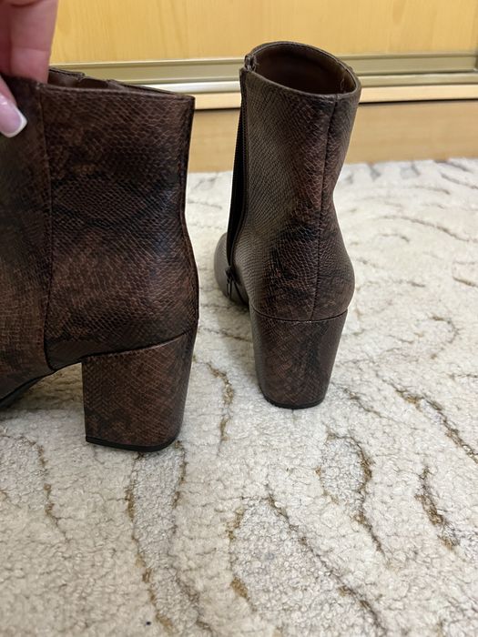 Черевики F&F ботільйони шоколадні 39 розмір