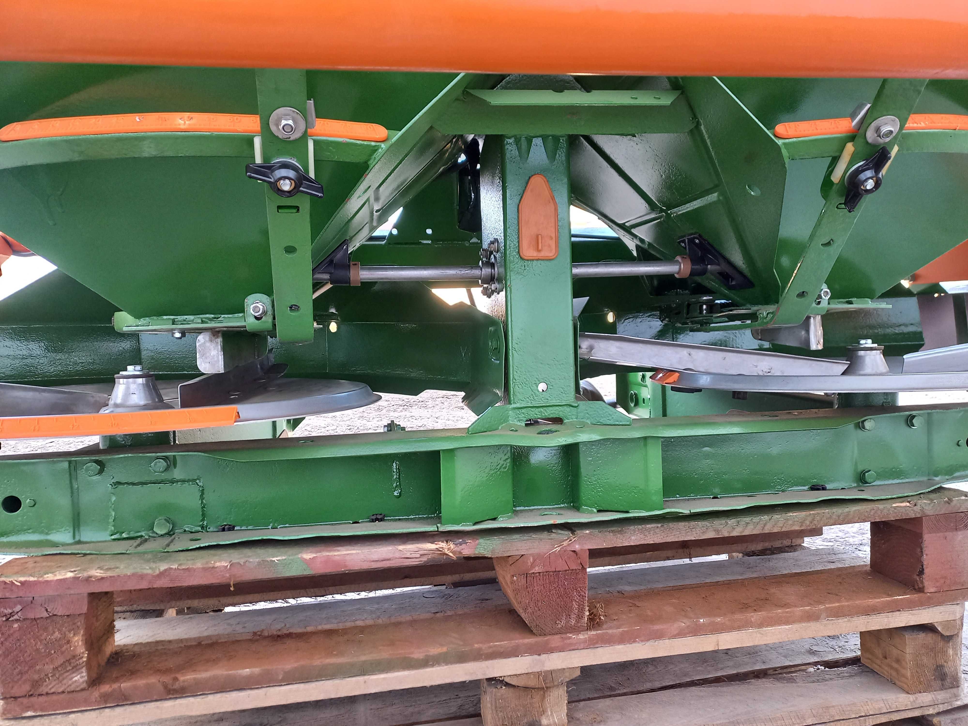 Rozsiewacz Amazone ZA-M Max 1500 L3000