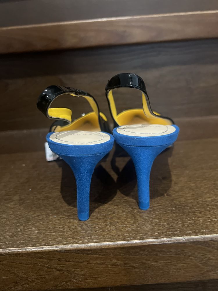 Nowe Lakierowane buty ZARA na obcasie z odkrytą piętą, rozmiar 38