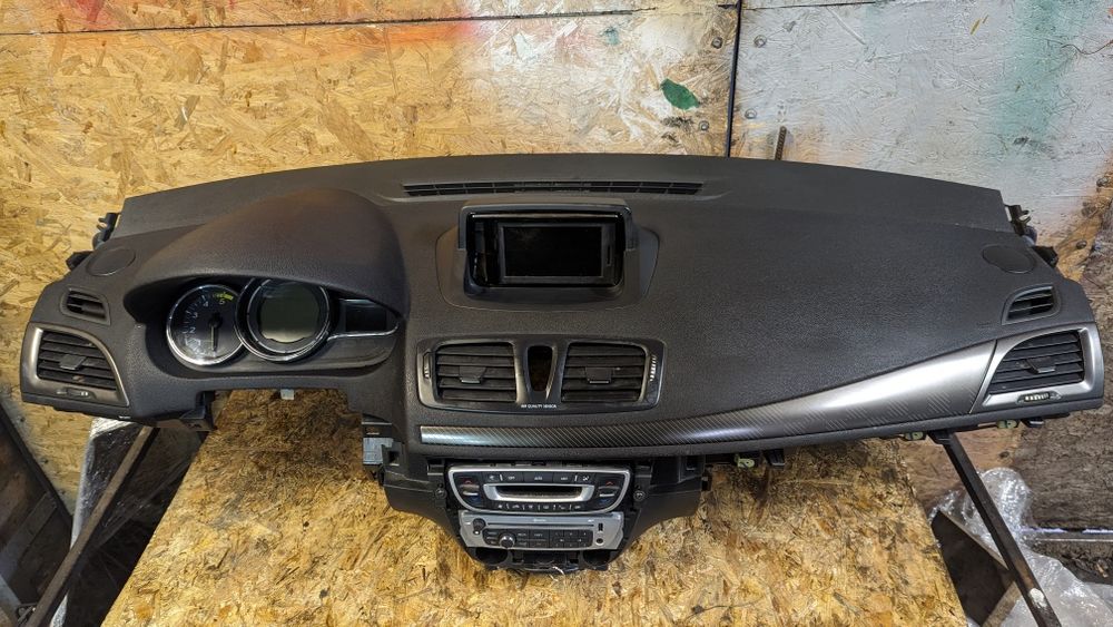 Торпеда, панель безпеки Airbag Renault Megane 3