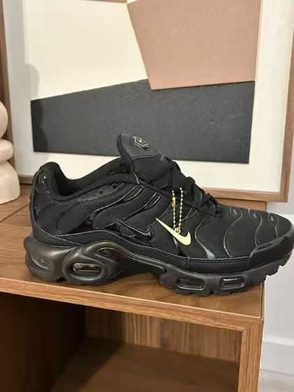 "Buty damskie Trampki"Nike_Air_Max_TN_Plus_czarny R.39
