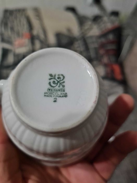 Filiżanki z porcelany . Sygnatura wawel i Włocławek