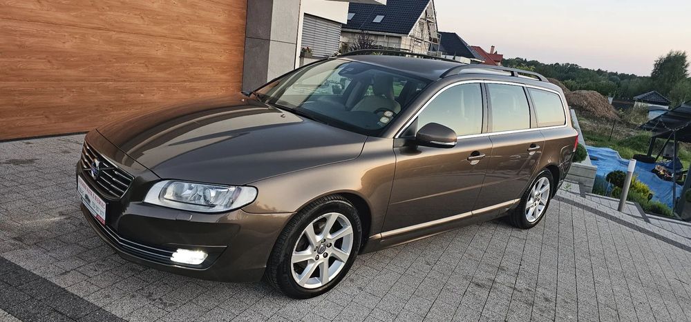 Volvo V70 2.0 D4 181KM LED BI-Xenon Navi WEBASTO Parktroniki Grzane Fotele
