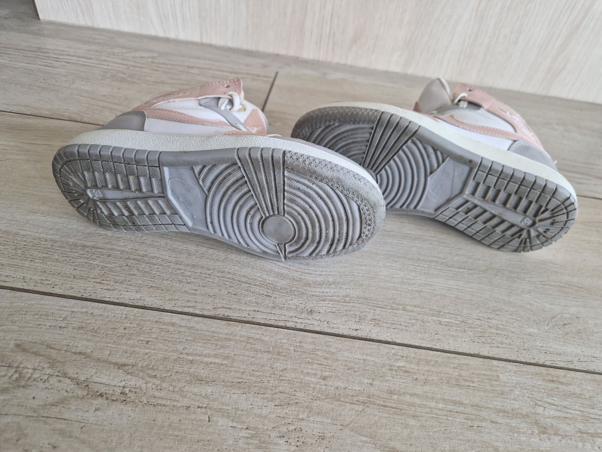 Dziewczęce Buty Nike Jordan rozm. 32