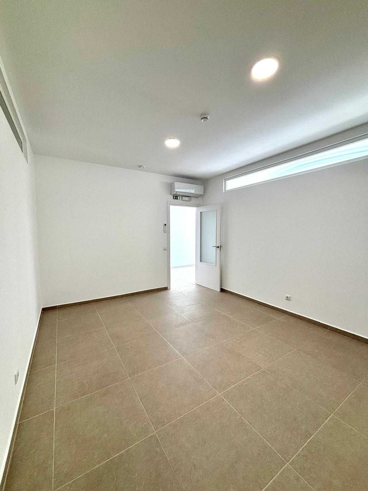 Loja com 5 Gabinetes | 188m² | Pronta a Usar – Loulé