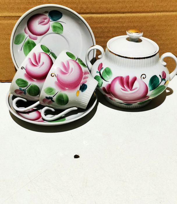 Чашки, блюдца...