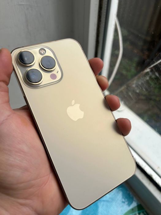 Iphone 13 Pro в золотистом цвете