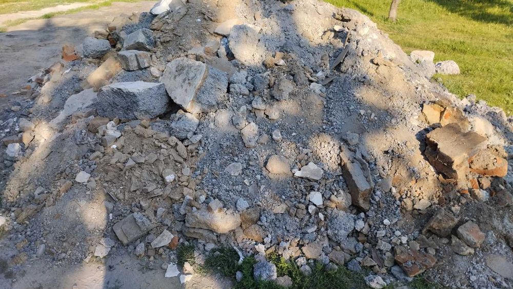 Мусор строительный. Бесплатно.  Сміття будівельне безкоштовно.