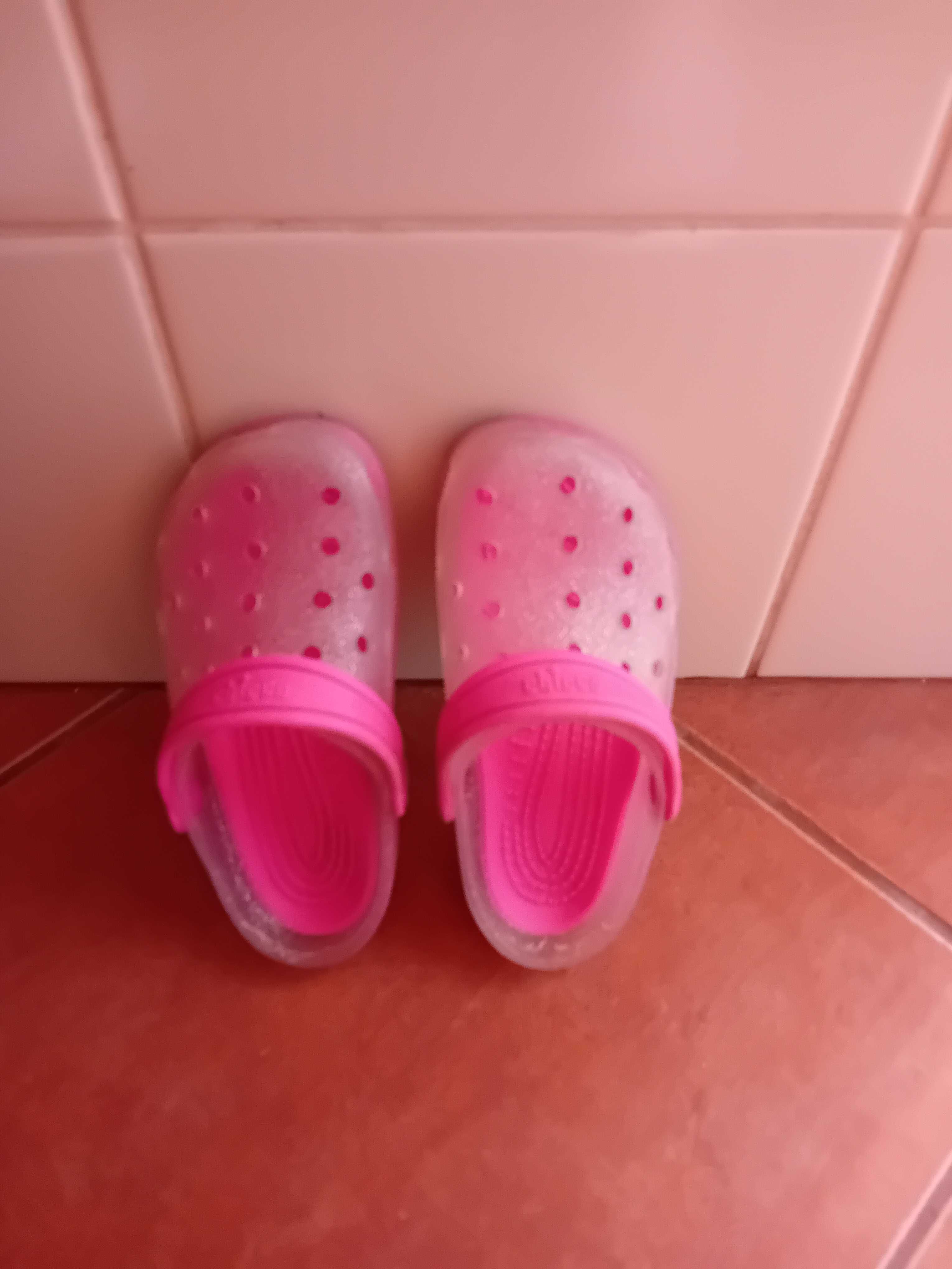 Sandálias, crocs Chicco 26 bom estado