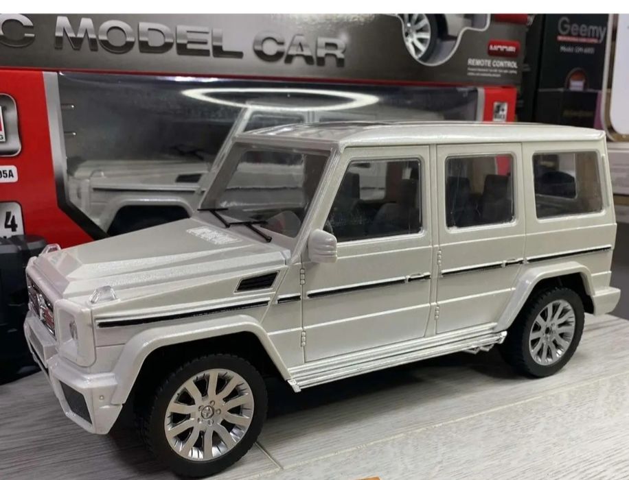 Велика Машинка Гелік Mercedes-Benz 32 см на пульті/Горять передні фари