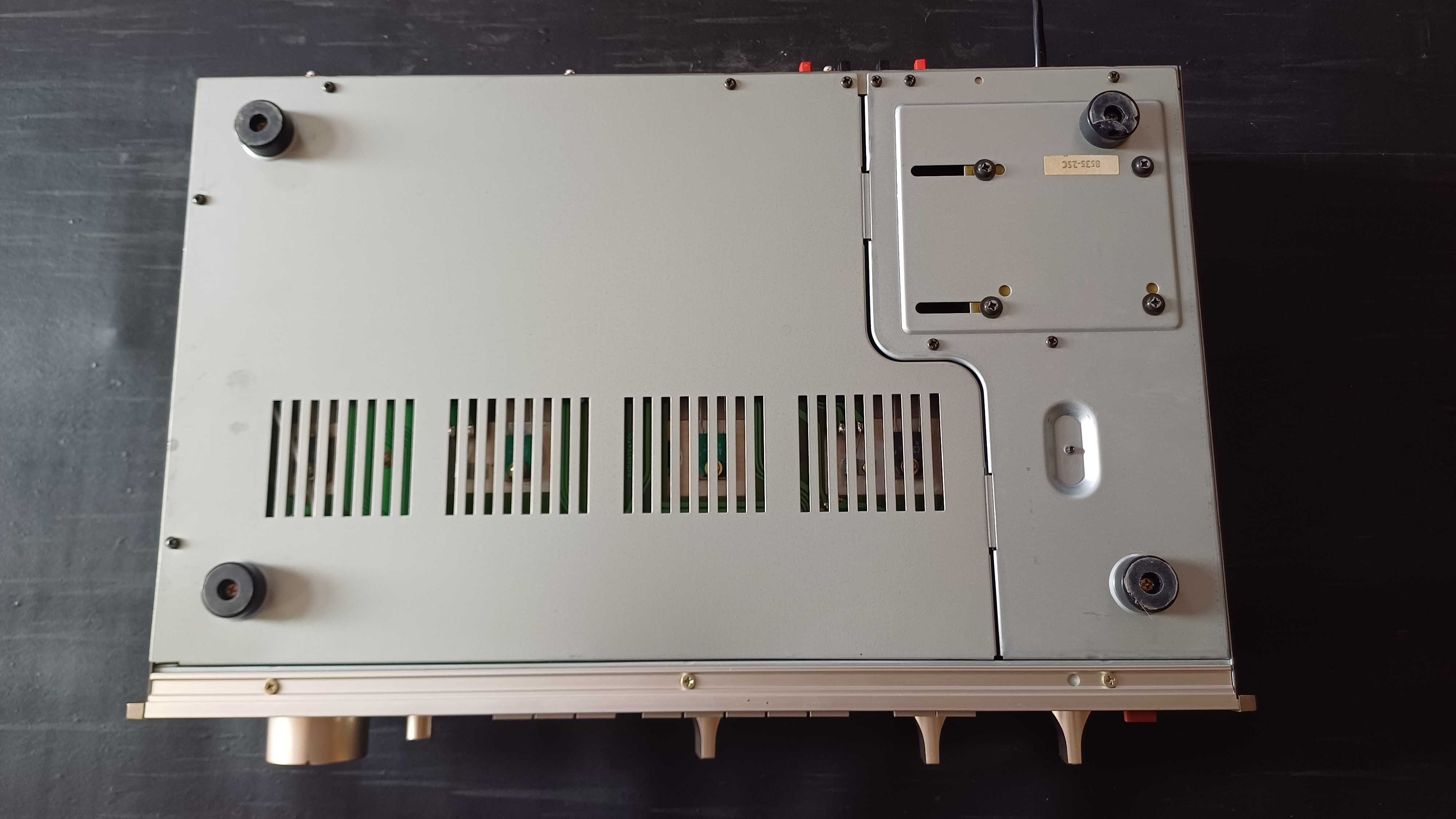 Wzmacniacz  LUXMAN  L-215