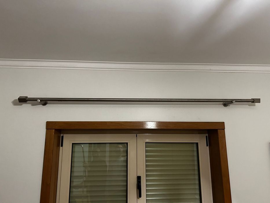 3 Cortinados em organza (com estrutura)