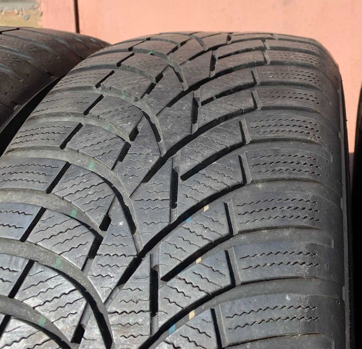 Шины б/у зима 225/60 R17  TOYO OBSERVE S944