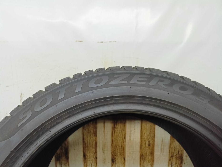 Pirelli SottoZero 3 235/45/18 2020r. 98V 6,4mm (4345)