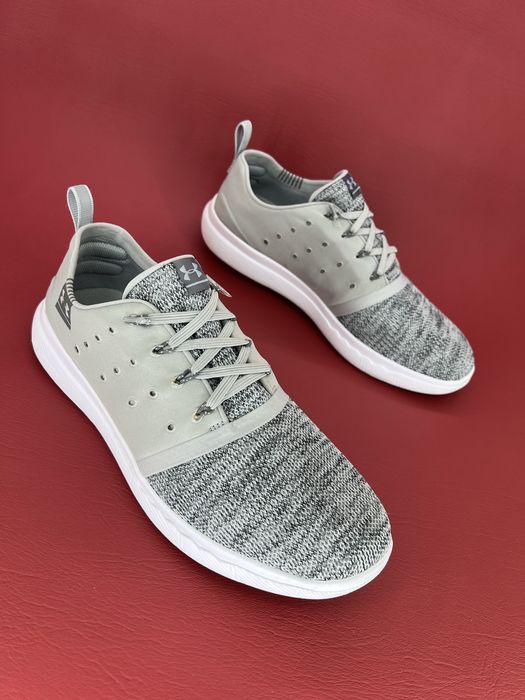 Кросівки  43р. Under Armour Charged 24/7 Low
