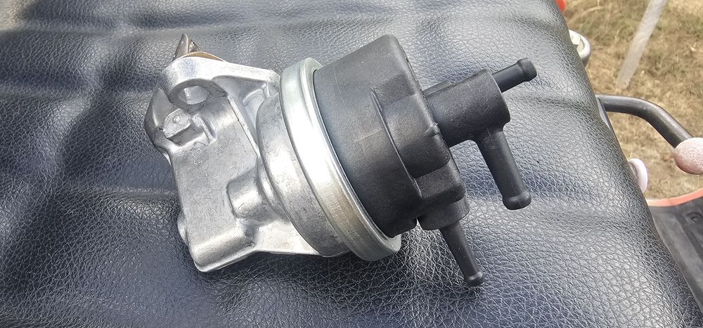 Carburador novo renault 4L e bomba de gasolina nova