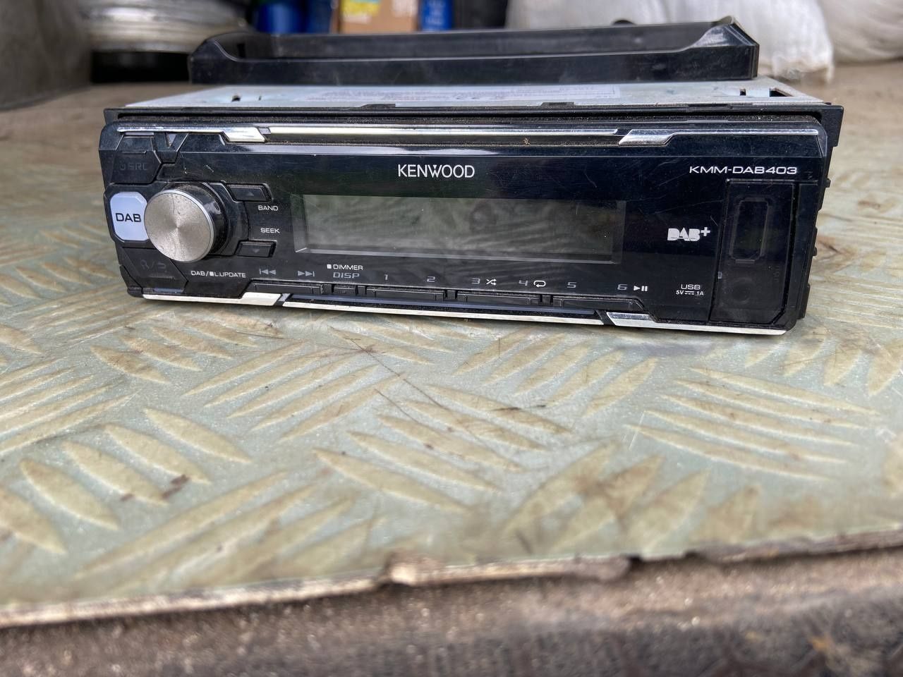 Автомагнитола KENWOOD KMM-DAB 403