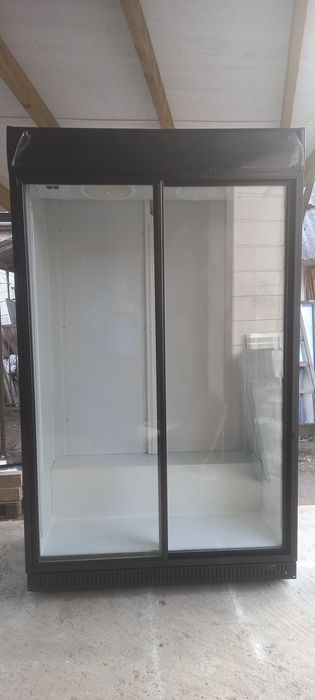 Двухдверні та одинарні холодильні шафи з доставкою, вітрини, морозилка