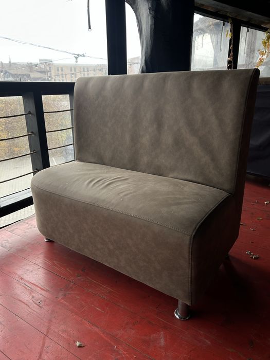 Дивани сірого кольору