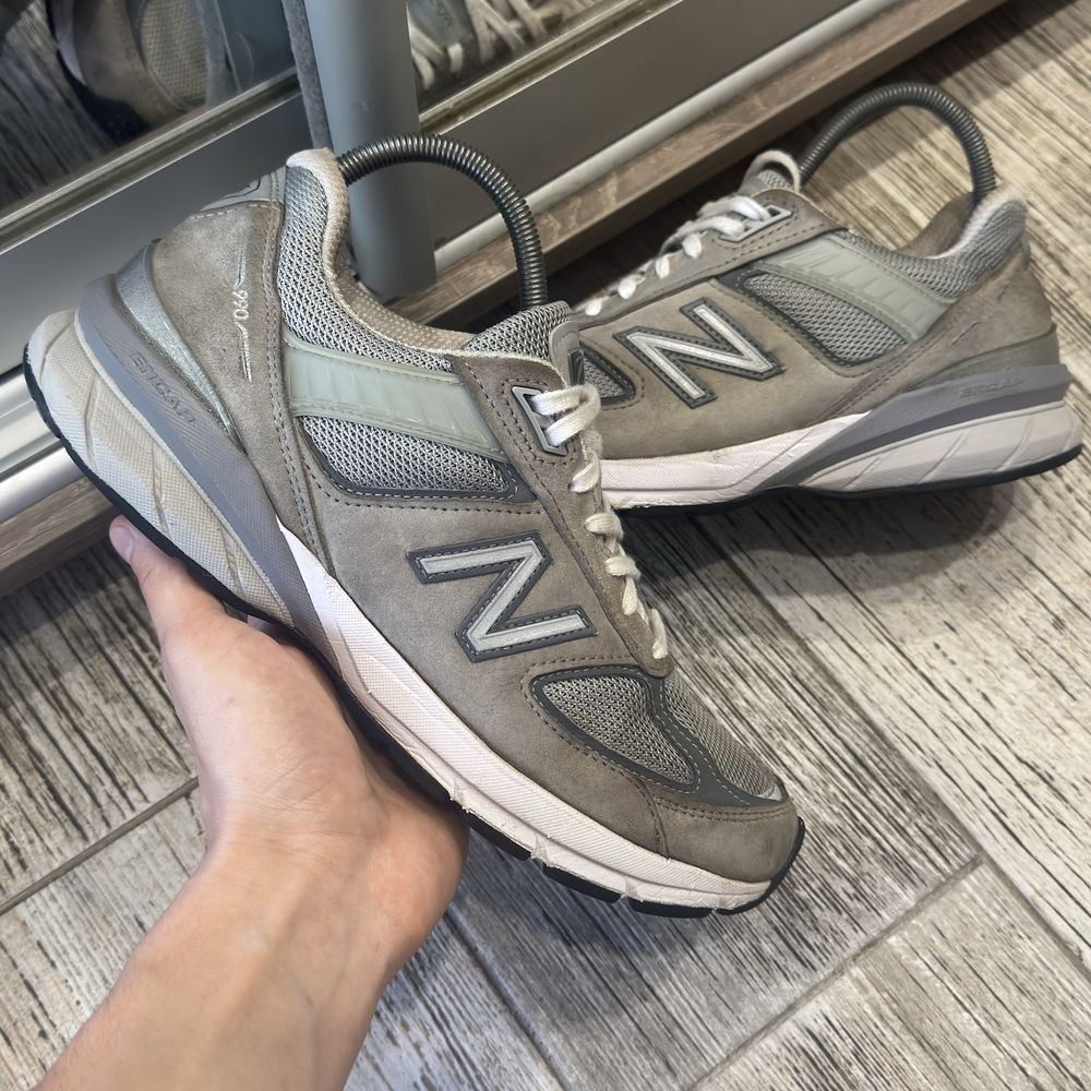 Кросівки New Balance 990 v5