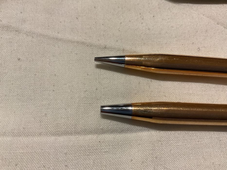 Conjunto de esferografica e lapiseira da Cross em ouro plaquê