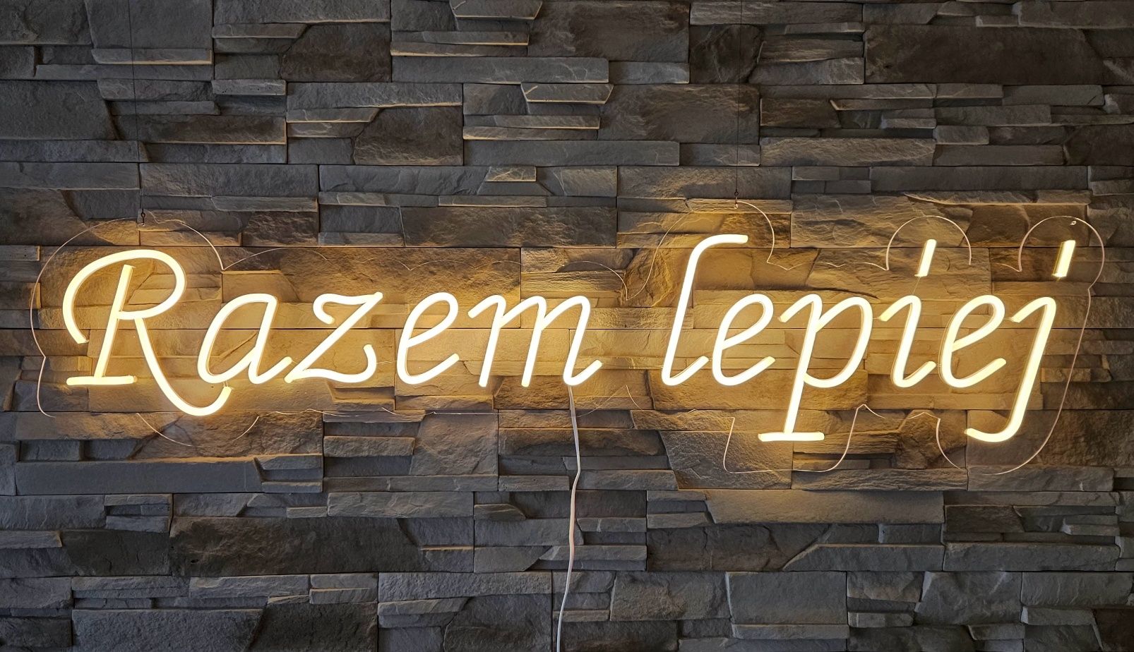 Neon led, napis ledowy, ledon, reklama, wypożyczalnia, napis weselny.