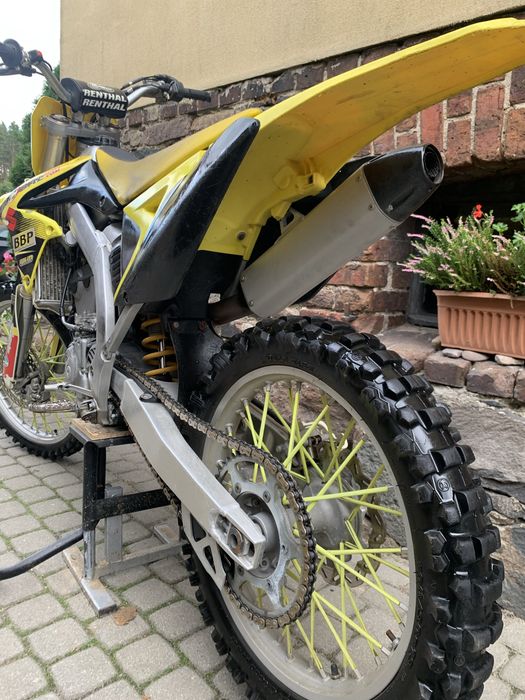 Suzuki RMZ 250 na wtrysku