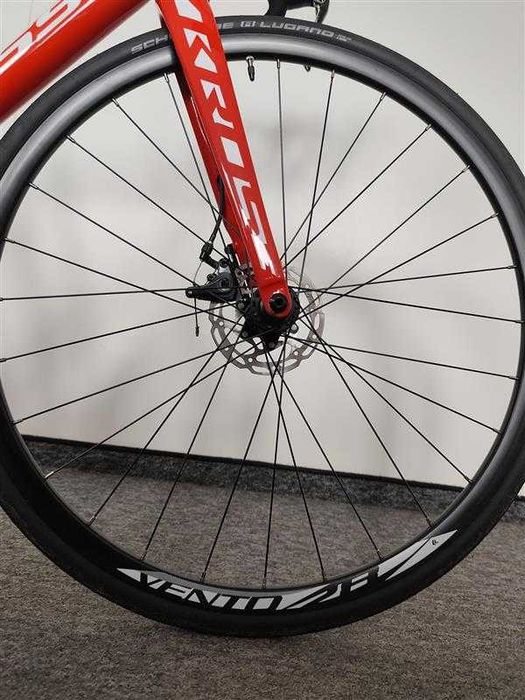 Rower szosowy KROSS VENTO 4.0 Czerwony OUTLET