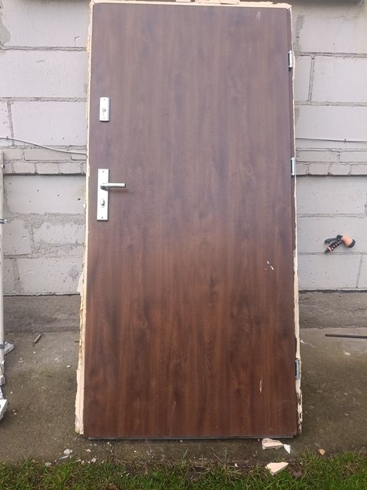 Drzwi wejściowe z demontażu