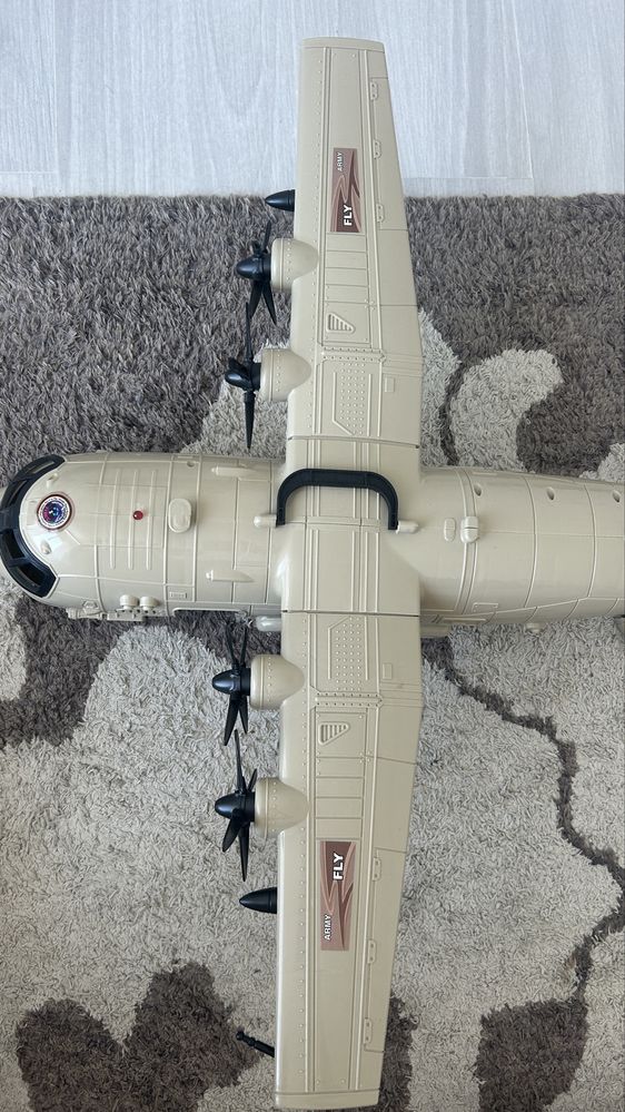 Avião do exército para brincar