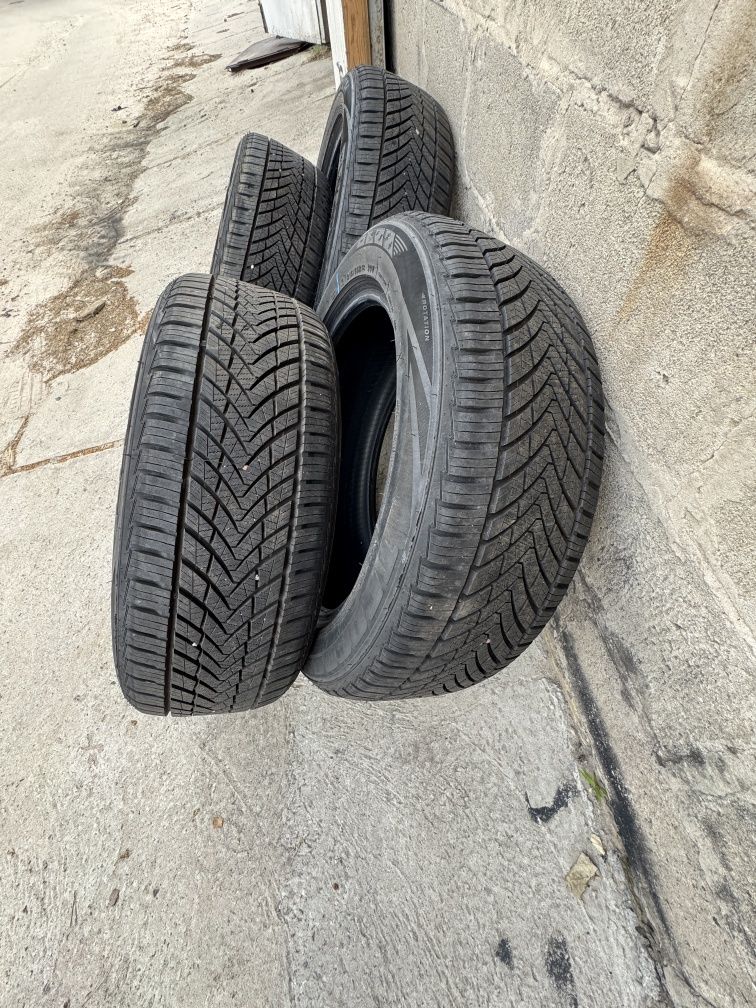 Шини Tracmax A/S Trac Saver
215/55 R18 99V XL
215/55 R18 99V XL
215/55
