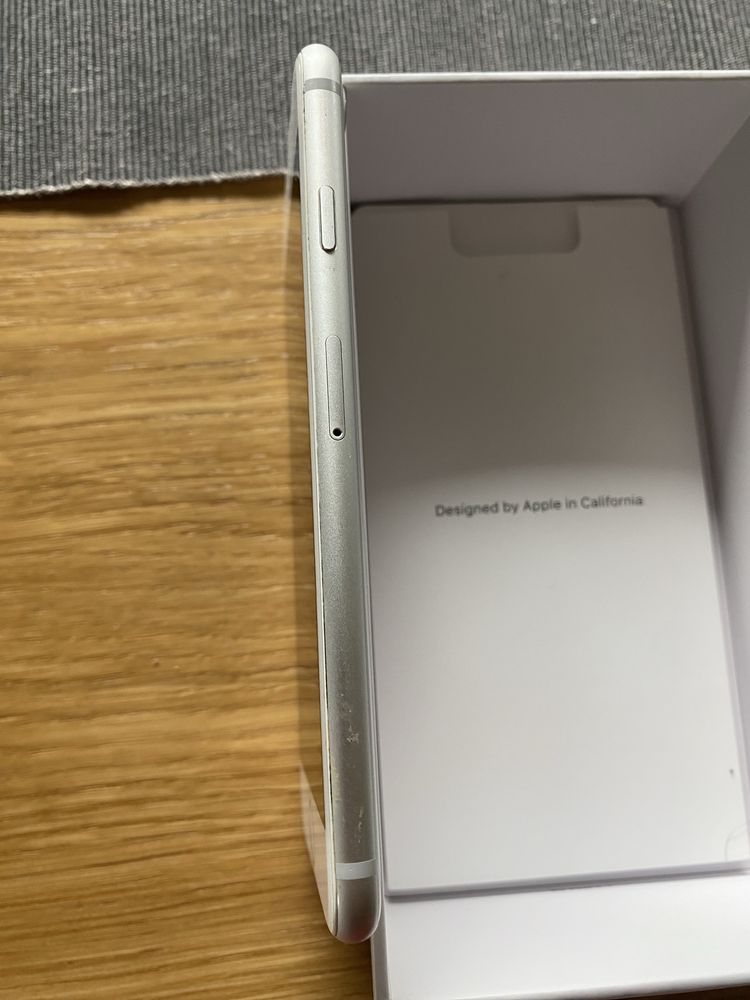 iPhone 8 Silver 64 GB (Model A1905) stan dobry+