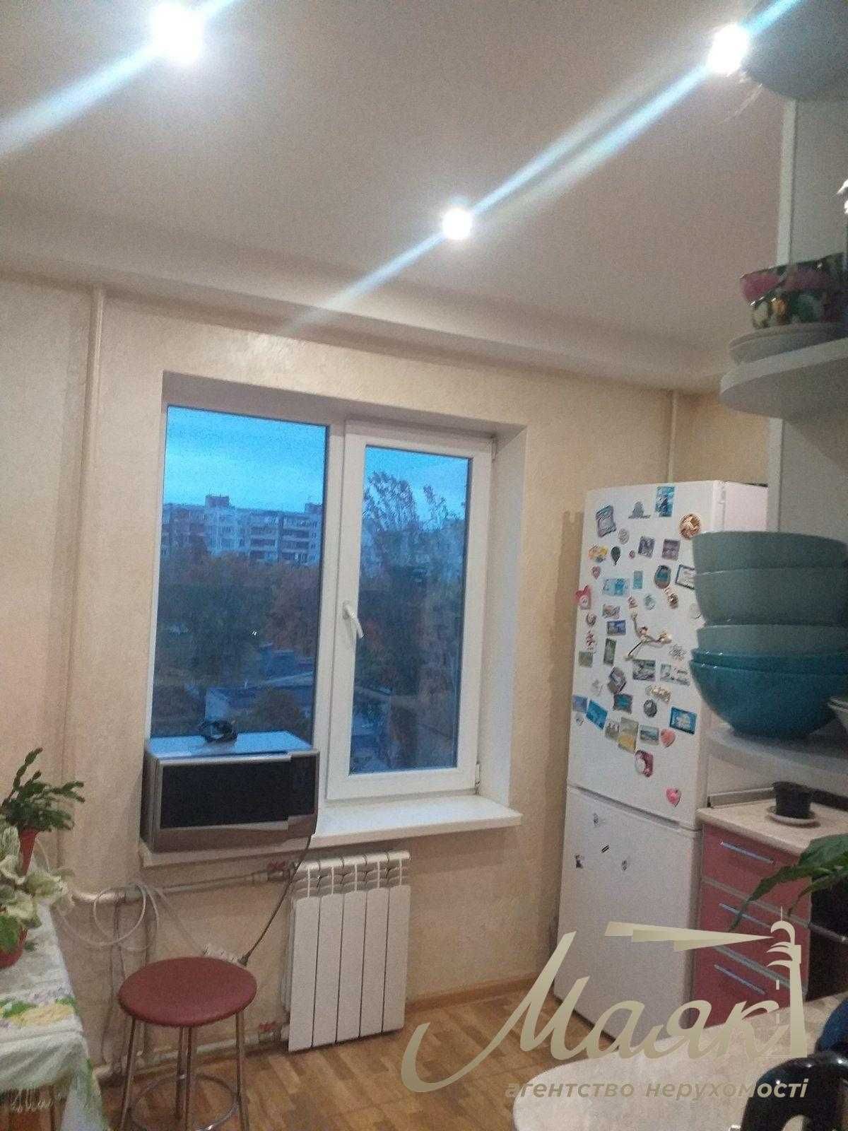продам 2-к.кв.7/9, ул.Светлая, рынок Юбилейный