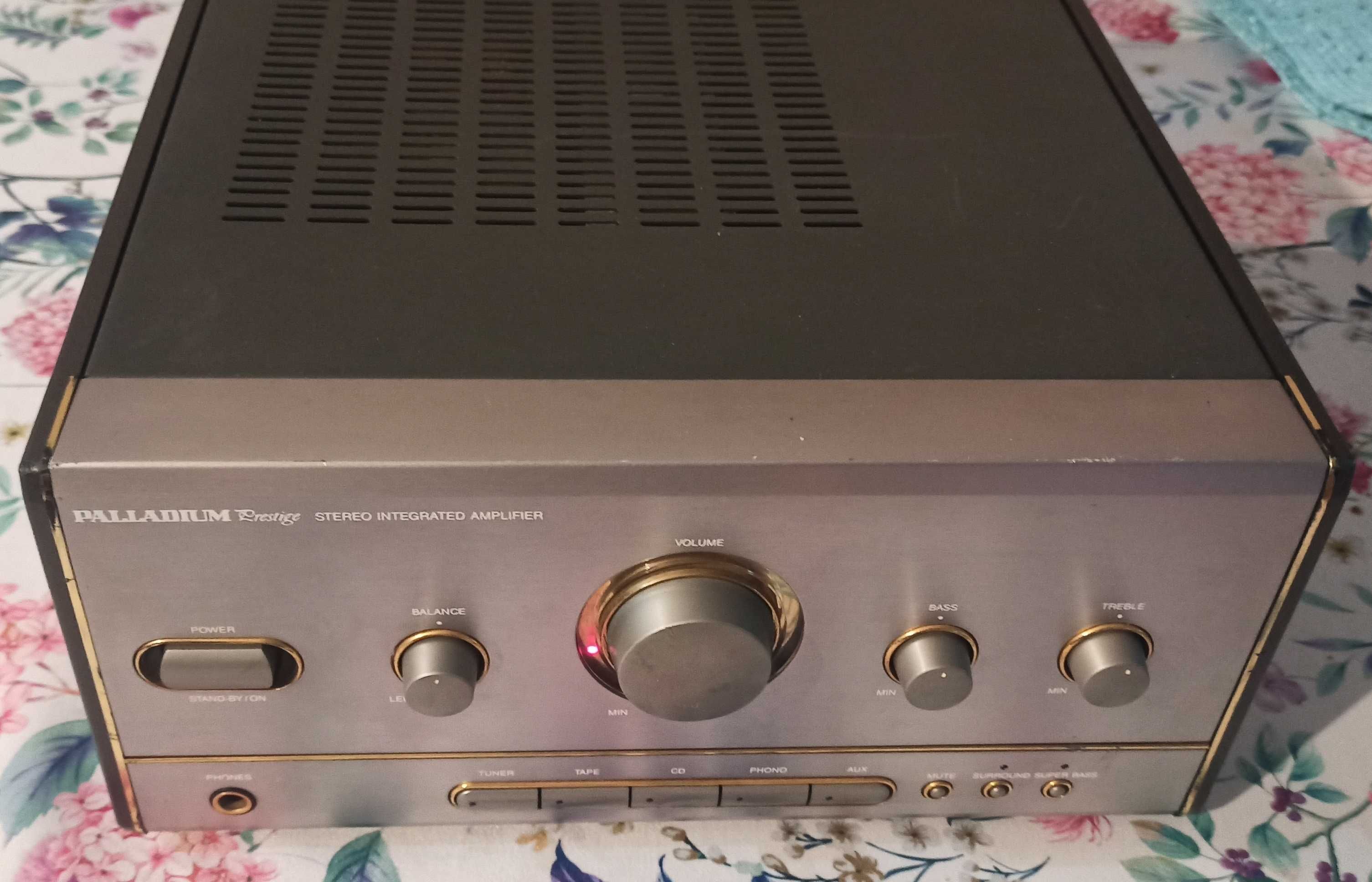 Wzmacniacz z wieży Palladium Prestige 952