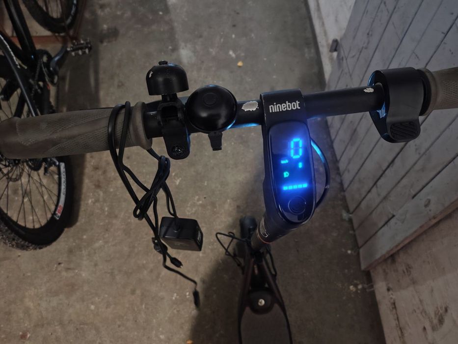 Електросамокат Segway Ninebot E22