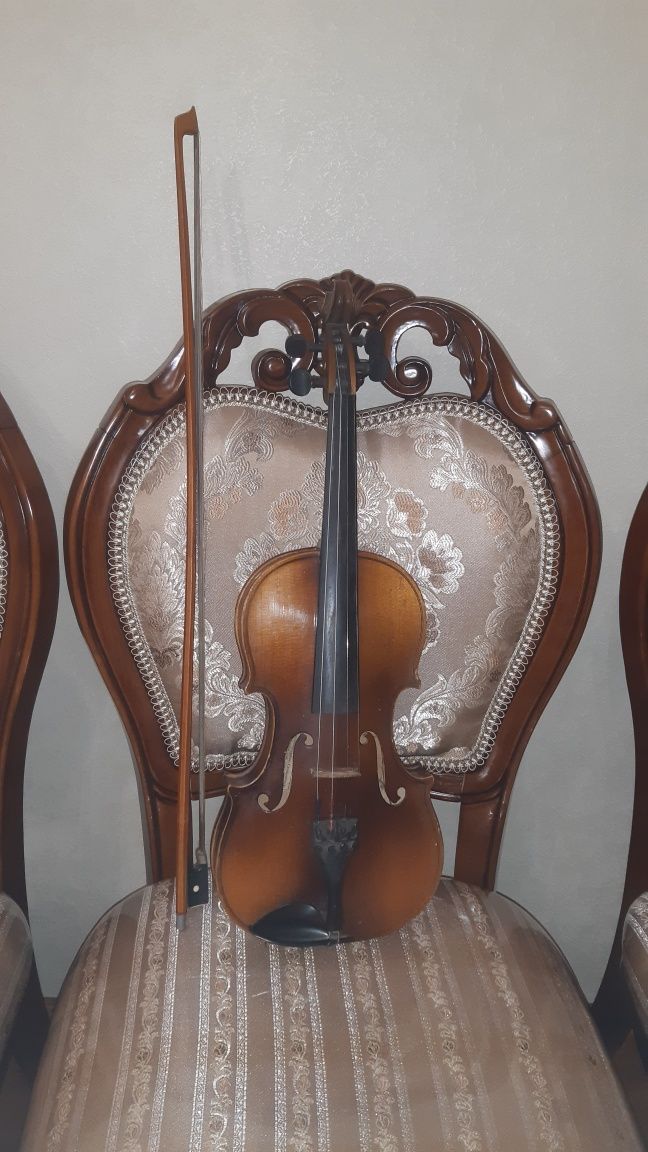 Продається скрипка Antonius Stradivarius (Чехословаччина 1713 р)